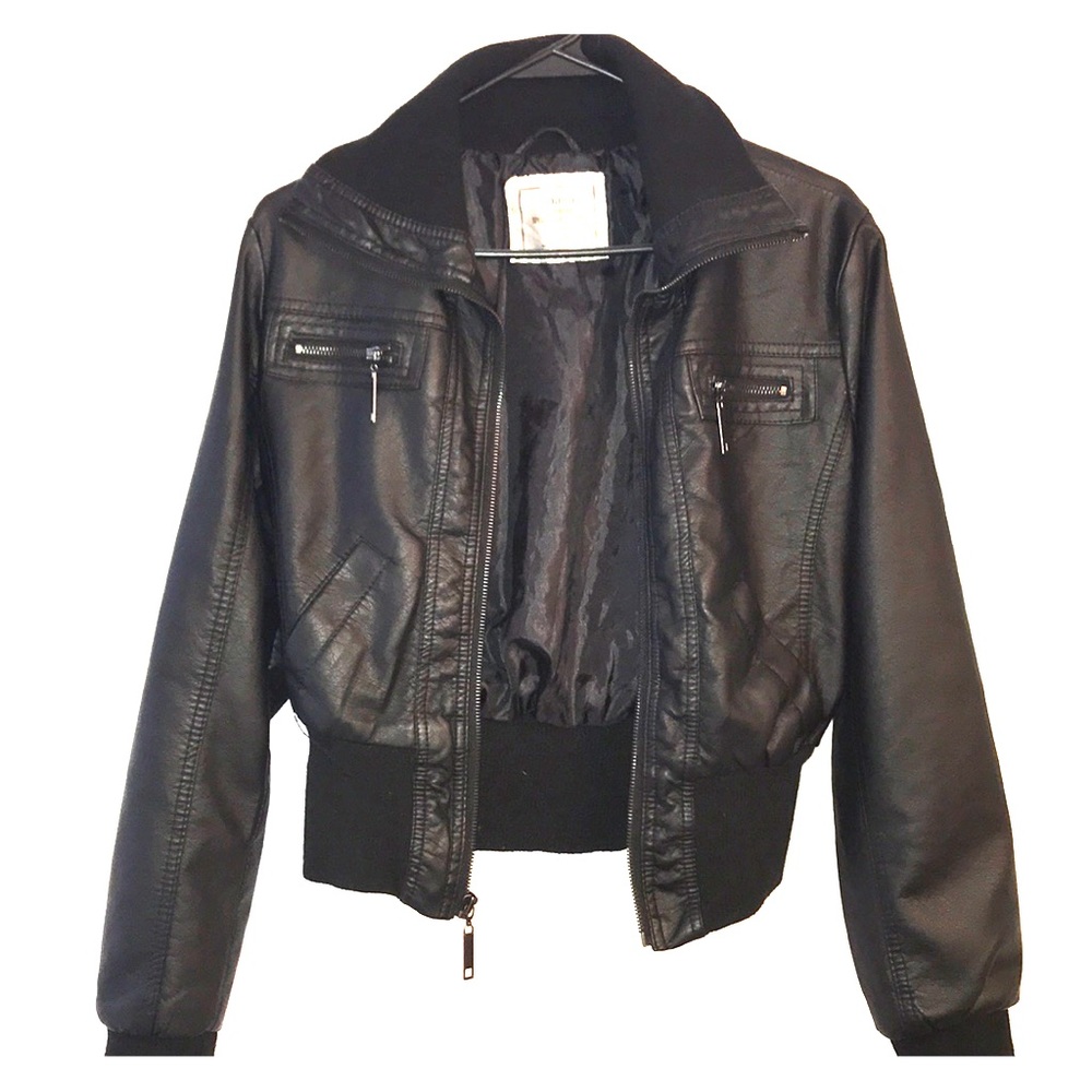 Women’s shasa black leather jacket.
